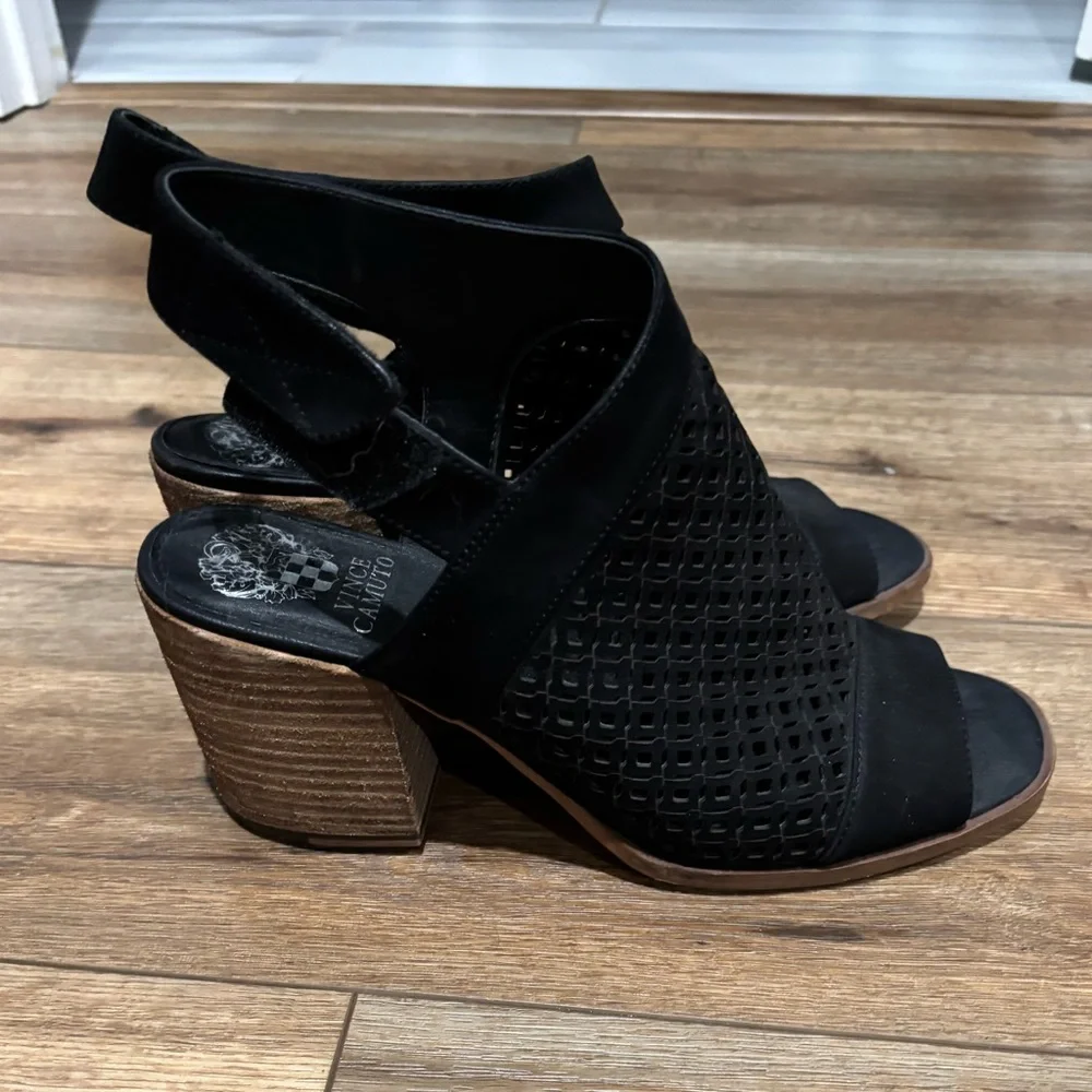 Vince Camuto Leather Kanito Black 3 1/2” Block Heel Sandals, Sz 9W - Picture 2 of 4